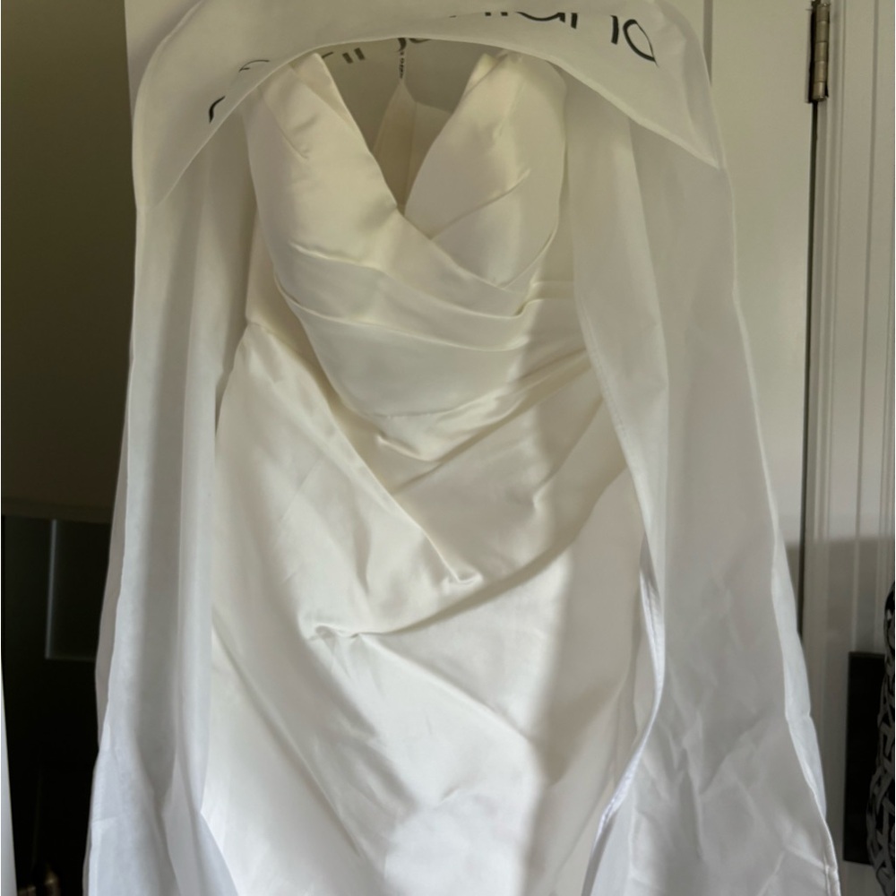 Martina Liana Strapless Wedding Dress Style 1557 size 18 - Picture 4 of 8